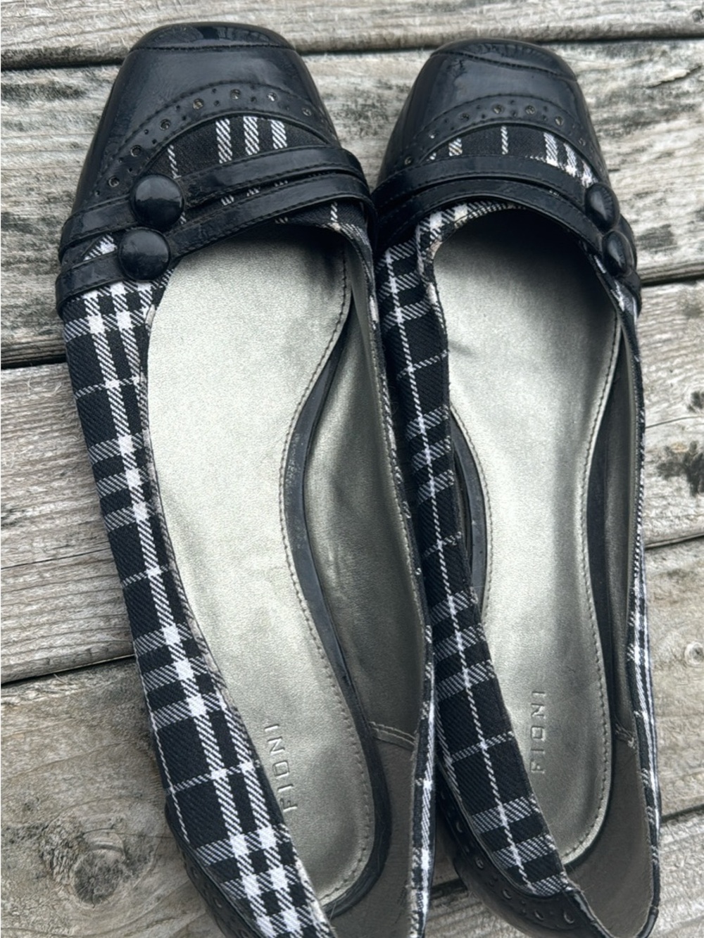 FIONI Clothing Black & White Plaid Ballet Flats